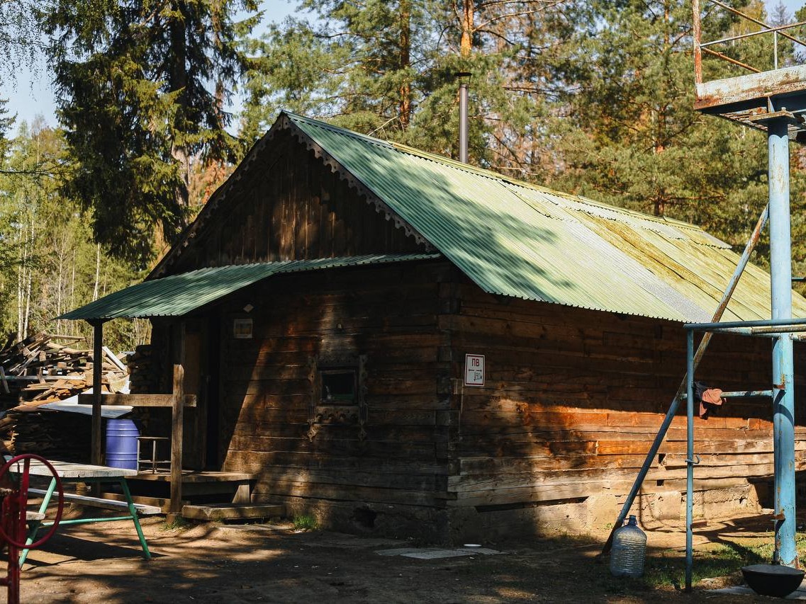Русская баня и летний душ